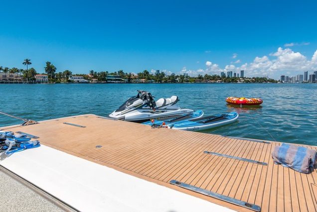 110ft Horizon “The Nirvana” large swim platform with seamless water access