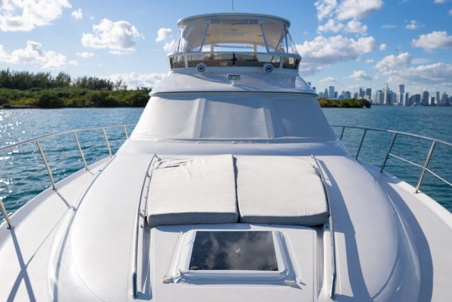 MISTRESS 55ft Sea Ray Yacht bow sunbed perfect for sunbathing and relaxation
