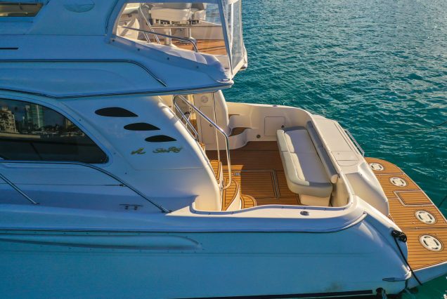 MISTRESS 55ft Sea Ray Yacht swim platform with easy access to the water