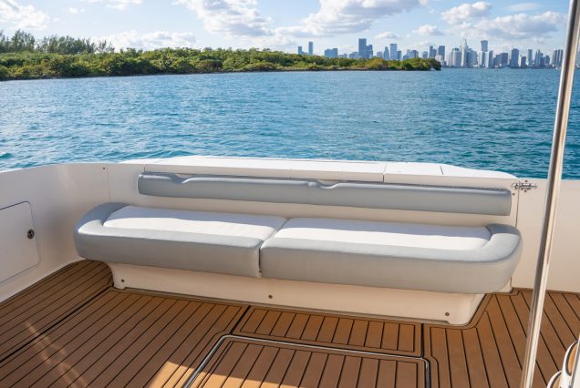 MISTRESS 55ft Sea Ray Yacht boarding area with large seating.
