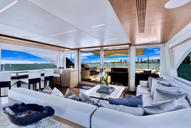 VIP 95ft Ocean Alexander Yacht With Jacuzzi elegant salon lounge with premium seating