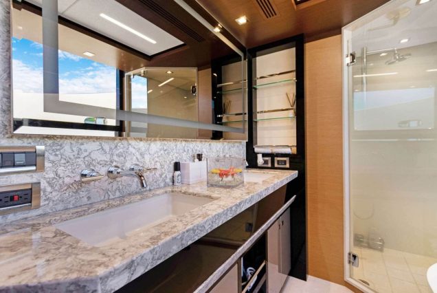 VIP 95ft Ocean Alexander Yacht With Jacuzzi modern washroom with luxury fittings