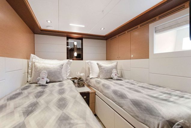 VIP 95ft Ocean Alexander Yacht With Jacuzzi guest cabin with refined sleeping space for luxury charters