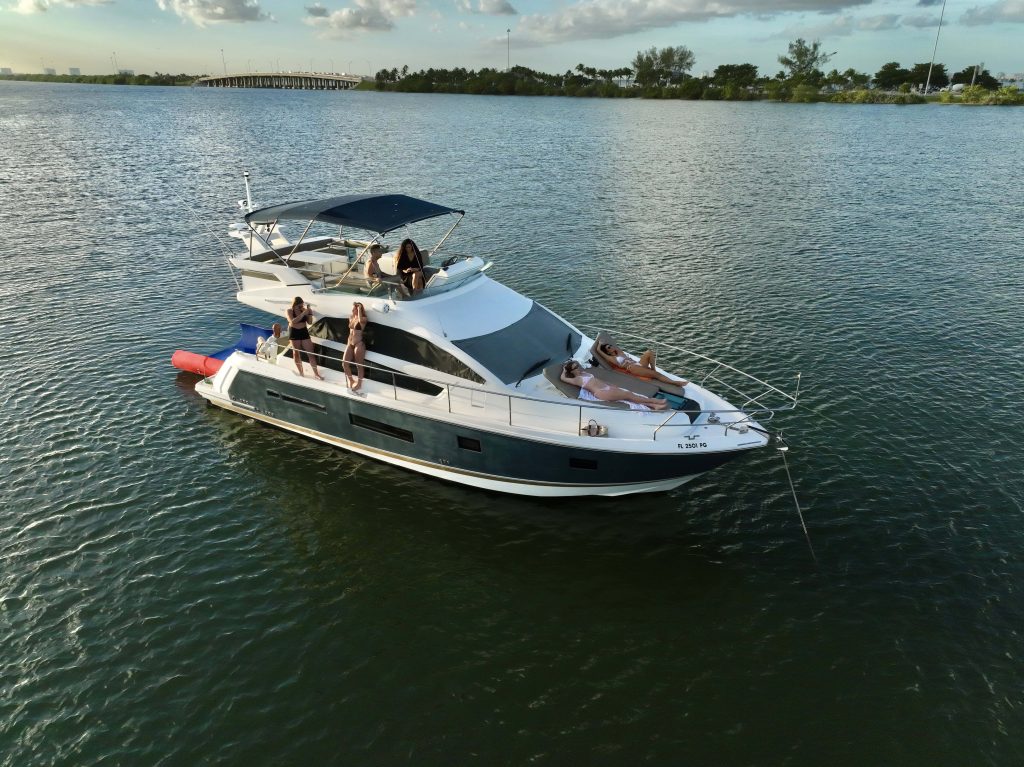 Fairline Squadron 45ft Pasha Yacht stylish yacht available for charter in Miami