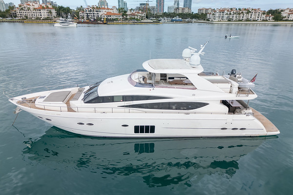 88ft Princess PFO luxury yacht with jacuzzi available for charter in Miami
