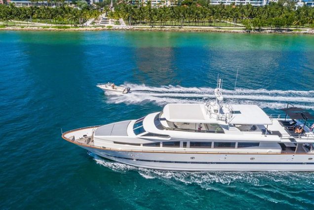 110ft Horizon “The Nirvana” superyacht with jacuzzi and sauna available for charter in Miami