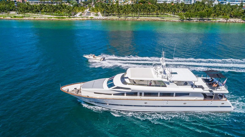 110ft Horizon “The Nirvana” superyacht with jacuzzi and sauna available for charter in Miami