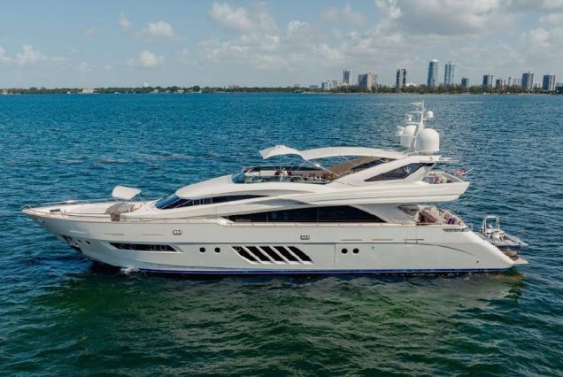 Luxury 110ft Dominator Senay Miami superyacht with jacuzzi available for charter