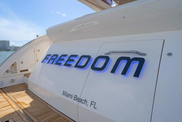65ft Azimut Ram swimming platform ocean access Miami Marina