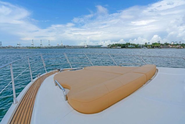65ft Azimut Ram sunbed Miami Marina
