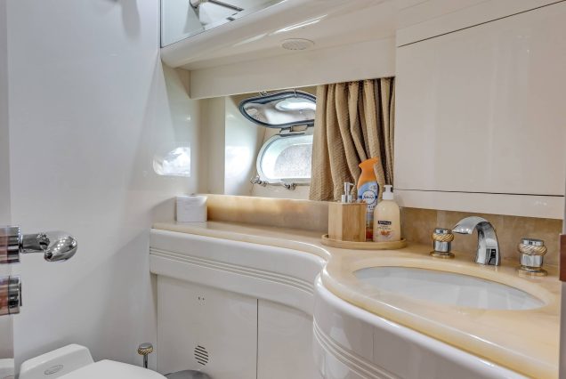 90ft Azimut Dream With Jacuzzi washroom Miami Marina