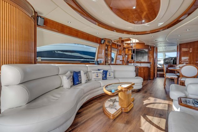 90ft Azimut Dream With Jacuzzi salon lounge Miami Marina rental