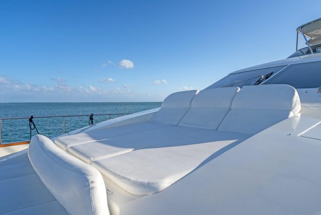 90ft Azimut Dream With Jacuzzi sunbed Miami Marina