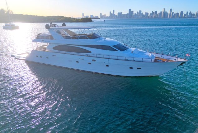 90ft Azimut Dream With Jacuzzi Miami yacht rental