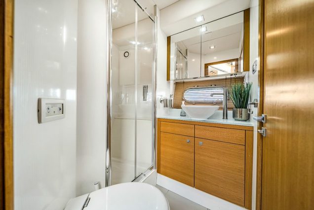 70ft Sunseeker Playhouse clean and modern washroom with essential amenities