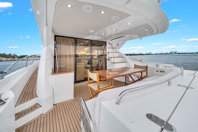 70ft Sunseeker Playhouse boarding area with easy access to all decks