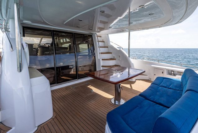 80ft Sunseeker Manhattan SlipTease grand entrance with easy access to all decks