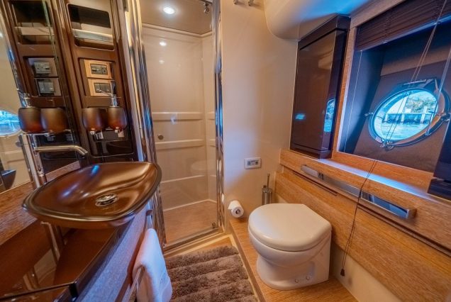 70ft Azimut WARRIOR II clean and modern washroom.