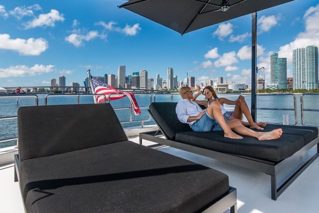 110ft Horizon “The Nirvana” expansive flybridge lounge perfect for entertaining and relaxation