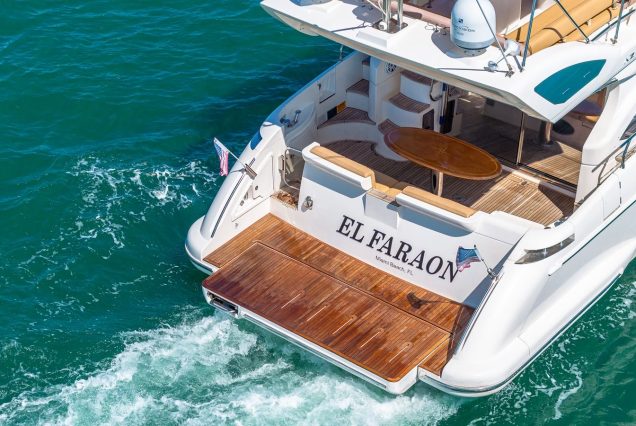 55ft Azimut El-Faraon Miami swim platform with easy access to the water