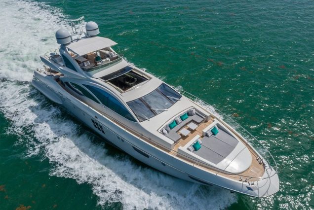 Mega 103ft Azimut SCARLET superyacht available for charter in Miami
