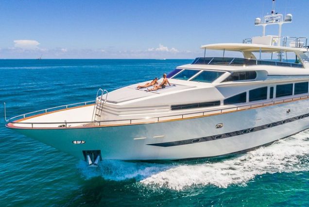 110ft Horizon “The Nirvana” spacious sunbed area perfect for relaxing under the sun
