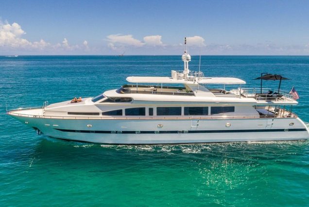 110ft Horizon “The Nirvana” superyacht with jacuzzi and sauna available for charter in Miami