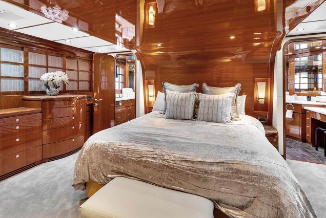 100ft Hargrave Yacht Miami master suite with private bathroom and luxury finishes