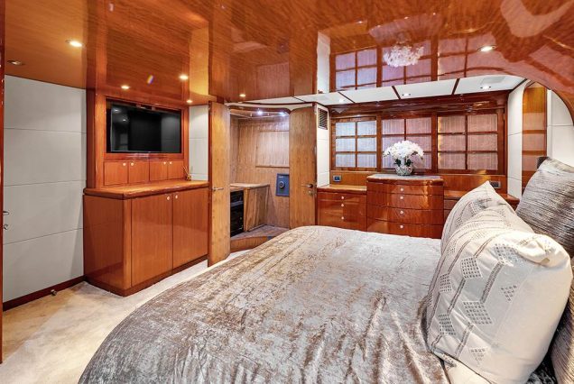 100ft Hargrave Yacht Miami master suite with private bathroom and luxury finishes
