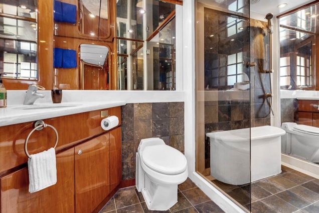 100ft Hargrave Yacht Miami luxury washroom with premium fittings and elegant styling