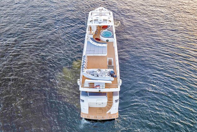 100ft Hargrave Yacht Miami upper deck seating with table for cocktails and fine dining