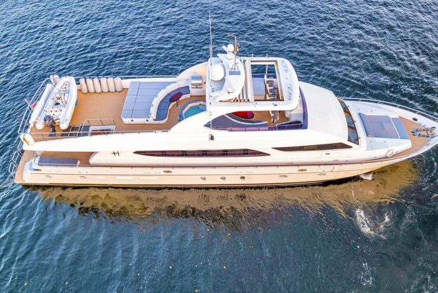 100ft Hargrave Yacht Miami upper deck seating with table for cocktails and fine dining
