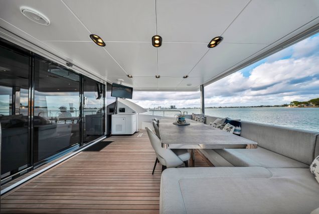 88ft Azimut Cloud9 Miami smooth boarding access to all entertainment areas with comfortable seating area