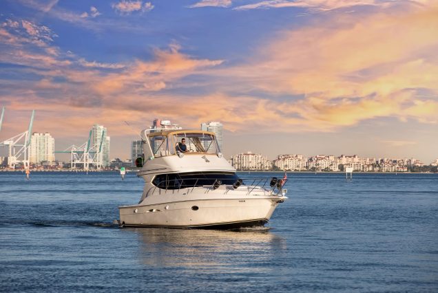 41ft Silverton Miami stylish yacht available for charter