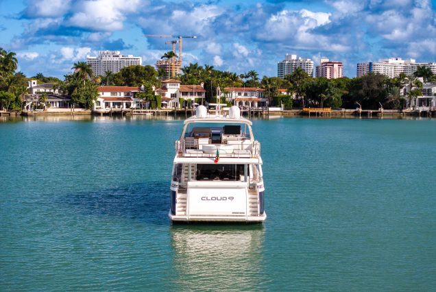 88ft Azimut Cloud9 Miami oversized swim platform with seamless water access