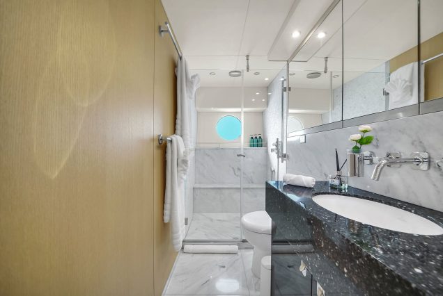 75ft Sunseeker M4 Predator Miami designer washroom with premium fittings