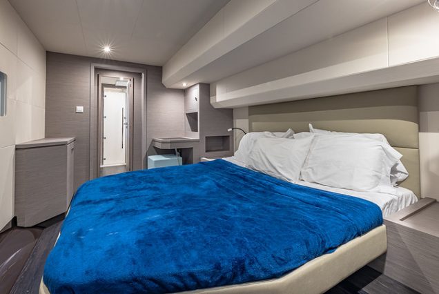 50ft Fountaine Happy Place Miami master suite with private bathroom and contemporary finishes