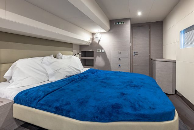 50ft Fountaine Happy Place Miami master suite with private bathroom and contemporary finishes