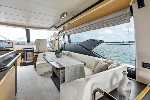 70ft Azimut Le Grand Bleu Miami elegant dining area perfect for onboard meals and celebrations