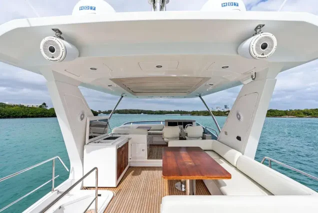 70ft Azimut Le Grand Bleu Miami elevated lounge offering breathtaking ocean and skyline views