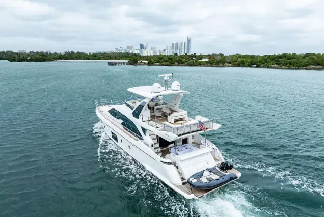 70ft Azimut Le Grand Bleu Miami large swim platform with seamless water access