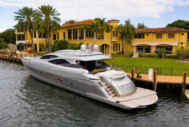 Shadow 94ft Pershing Miami oversized swim platform with seamless water access