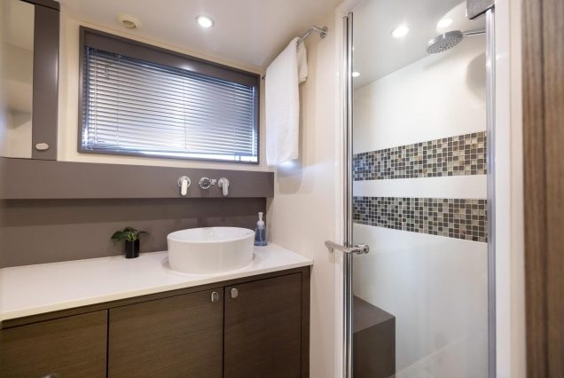 Modern 65ft Numarine Sebastian Miami clean and modern washroom with premium fittings