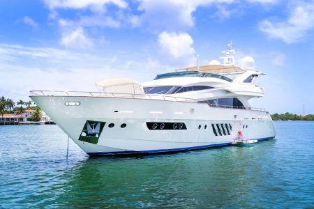 Luxury 110ft Dominator Senay Miami superyacht with jacuzzi available for charter