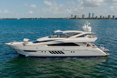 Luxury 110ft Dominator Senay Miami superyacht with jacuzzi available for charter
