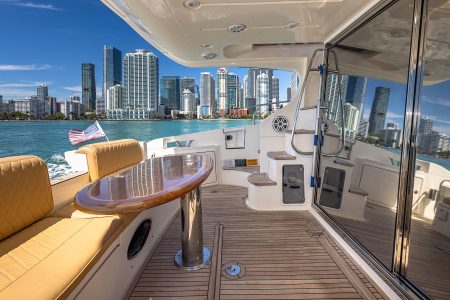 55ft Azimut El-Faraon Miami boarding area with easy access to the upper deck