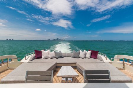 Mega 103ft Azimut SCARLET superyacht available for charter in Miami
