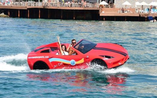 15-20 minutes Jet Car for 600 AED.