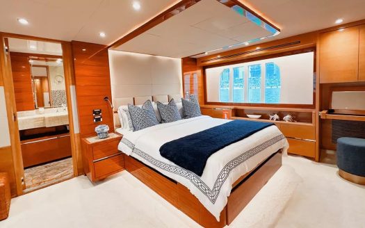 82ft Super Wide Party Yacht