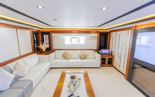 Luxury 96ft Caliente (fully refitted 2025)